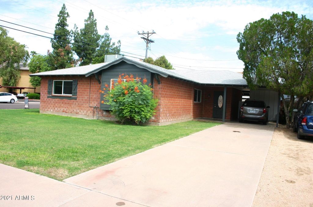 8206 E Roma Avenue, Scottsdale, AZ 85251