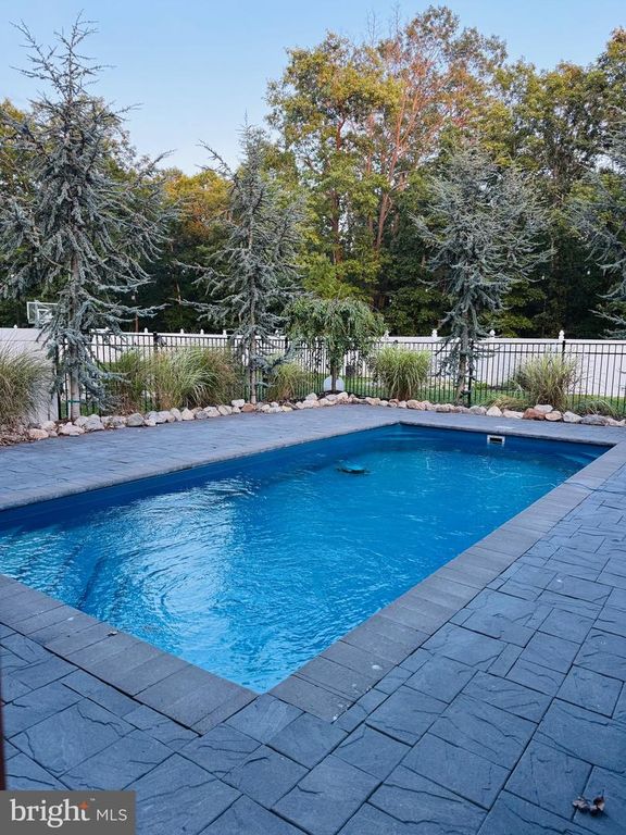 Image 2 of property listing at 490 HUBER AVE, Williamstown, NJ 08094
