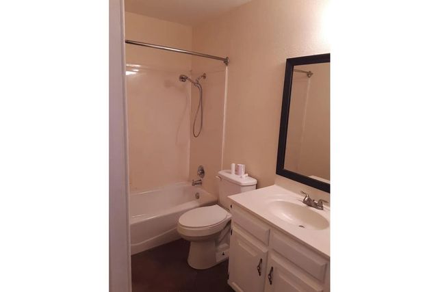 101 Horseshoe TRL, Georgetown, TX 78628