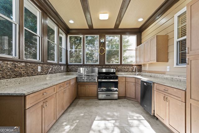 6154 Baybrook Trace, Hoschton, GA 30548