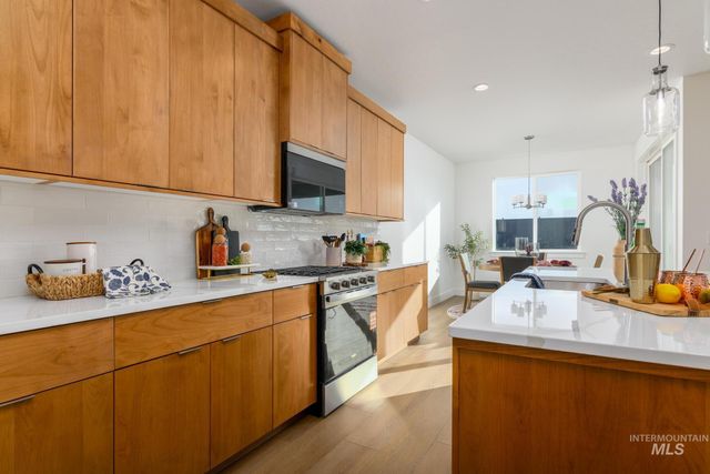 14866 Brown Pelican St, Caldwell, ID 83607