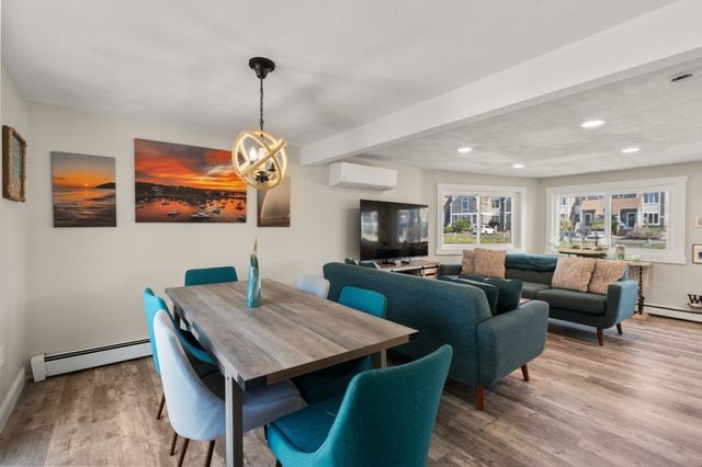 20 Taylor Ave, Plymouth, MA 02360