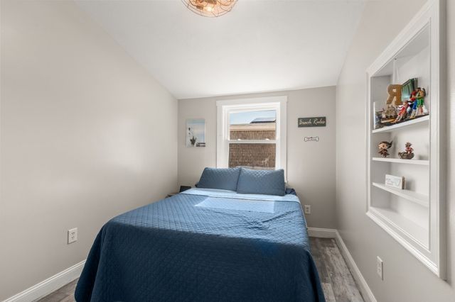 20 Taylor Ave, Plymouth, MA 02360