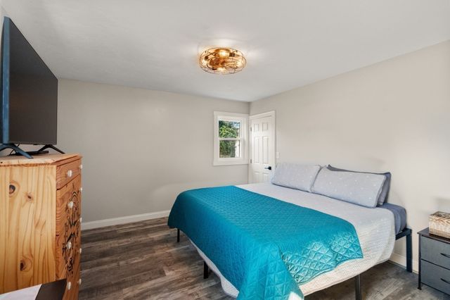 20 Taylor Ave, Plymouth, MA 02360