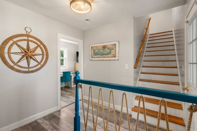 20 Taylor Ave, Plymouth, MA 02360