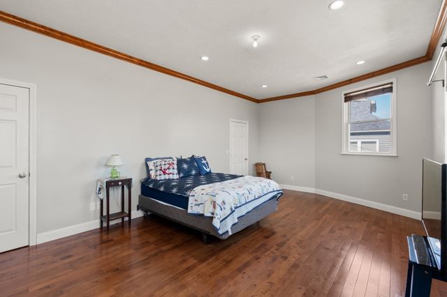 20 Taylor Ave, Plymouth, MA 02360