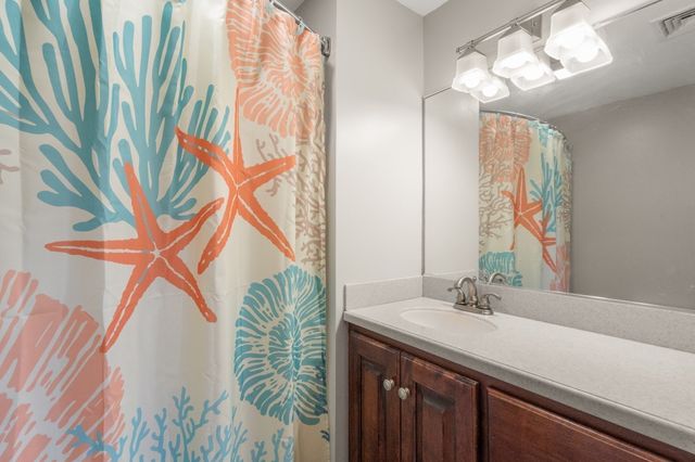 20 Taylor Ave, Plymouth, MA 02360