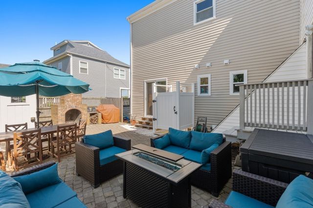 20 Taylor Ave, Plymouth, MA 02360