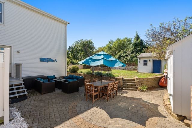 20 Taylor Ave, Plymouth, MA 02360