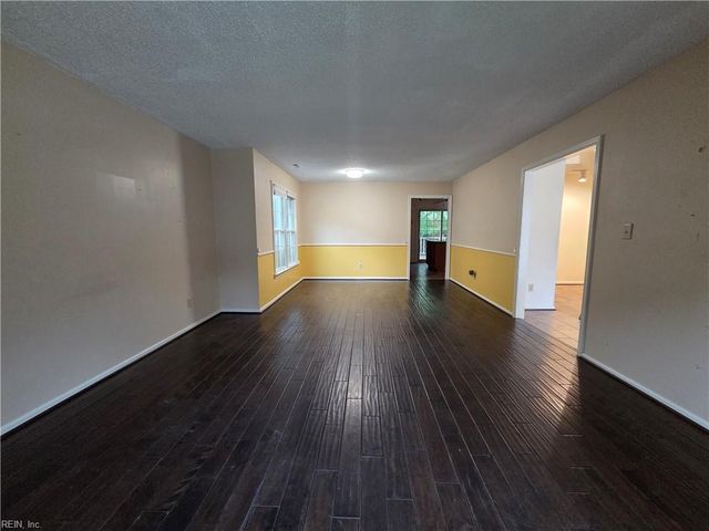 553 Broad Bend CIR, Chesapeake, VA 23320
