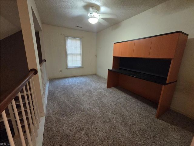 553 Broad Bend CIR, Chesapeake, VA 23320