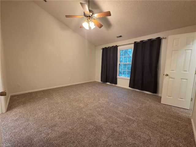 553 Broad Bend CIR, Chesapeake, VA 23320