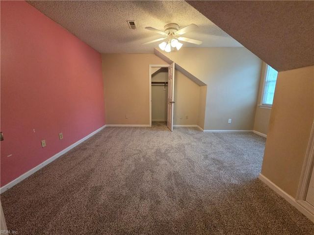 553 Broad Bend CIR, Chesapeake, VA 23320