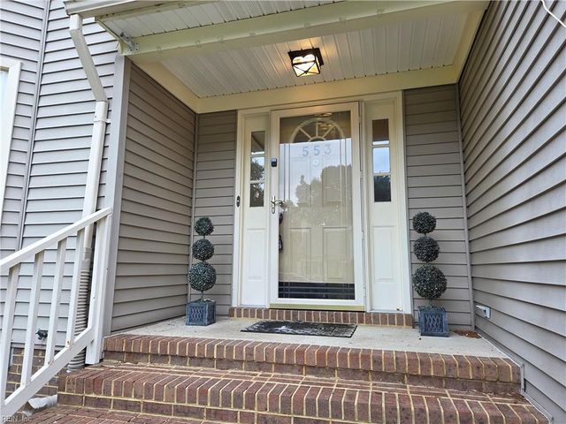 553 Broad Bend CIR, Chesapeake, VA 23320
