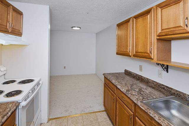 50 Silver Hill Ln 5, Natick, MA 01760
