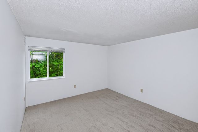 50 Silver Hill Ln 5, Natick, MA 01760