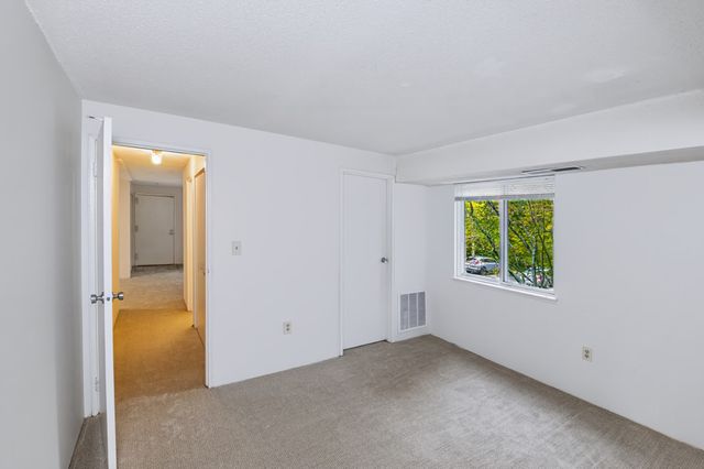 50 Silver Hill Ln 5, Natick, MA 01760