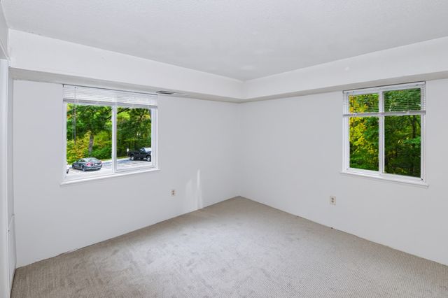 50 Silver Hill Ln 5, Natick, MA 01760