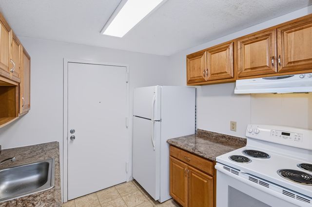 50 Silver Hill Ln 5, Natick, MA 01760