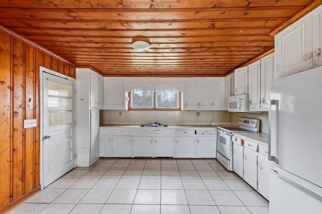 898 Pint Circle Rd., Longs, SC 29568