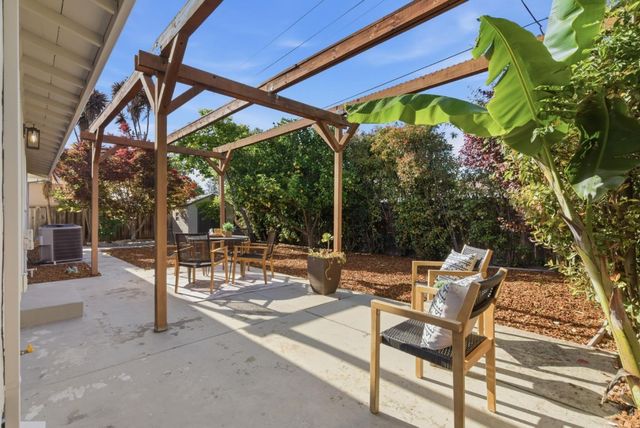 1113 Columbine Avenue, Sunnyvale, CA 94086