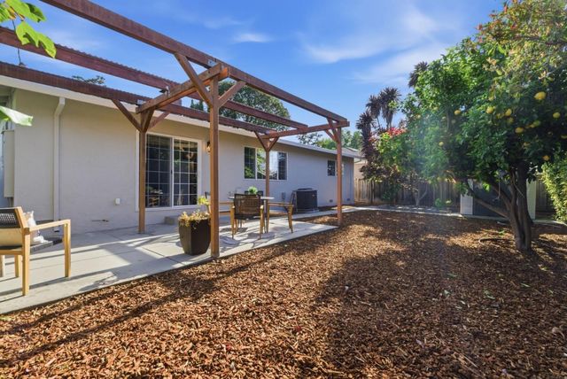 1113 Columbine Avenue, Sunnyvale, CA 94086