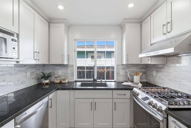 1113 Columbine Avenue, Sunnyvale, CA 94086