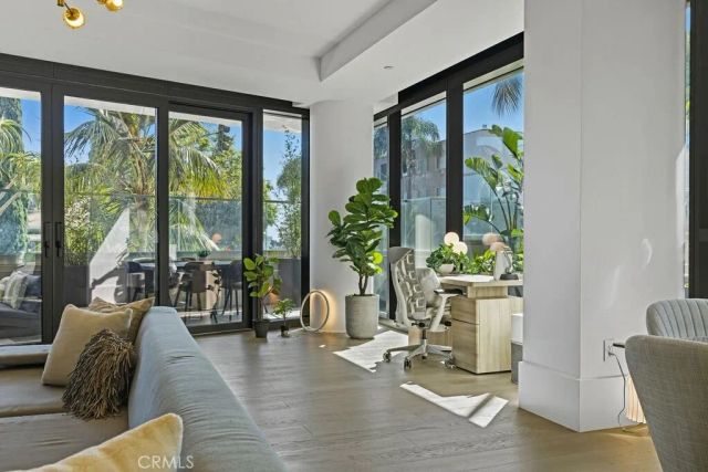 8420 W Sunset Boulevard 108, Los Angeles, CA 90069