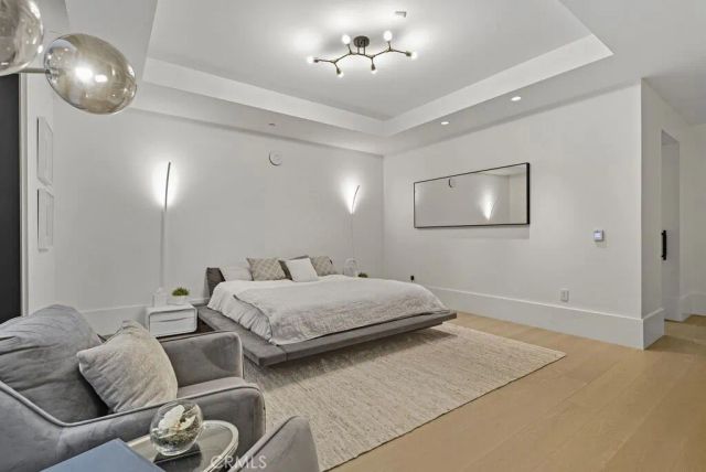 8420 W Sunset Boulevard 108, Los Angeles, CA 90069