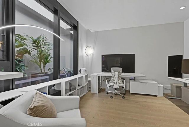 8420 W Sunset Boulevard 108, Los Angeles, CA 90069