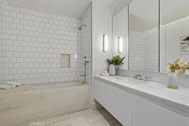 8420 W Sunset Boulevard 108, Los Angeles, CA 90069