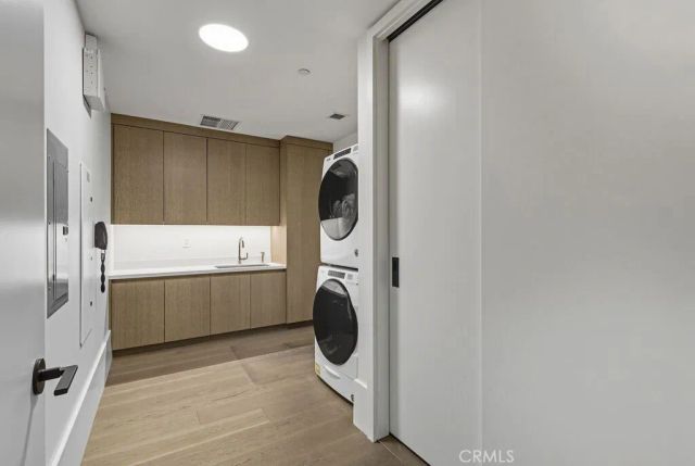 8420 W Sunset Boulevard 108, Los Angeles, CA 90069