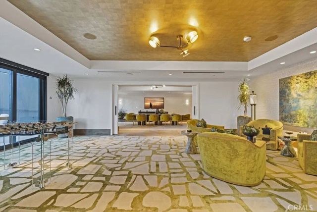 8420 W Sunset Boulevard 108, Los Angeles, CA 90069