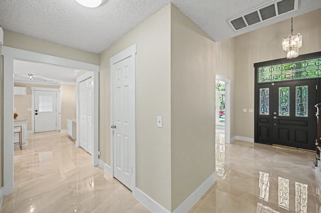 98 Breezy Point Place, The Woodlands, TX 77381