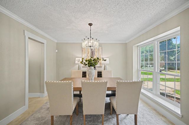 98 Breezy Point Place, The Woodlands, TX 77381