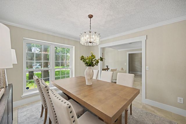 98 Breezy Point Place, The Woodlands, TX 77381
