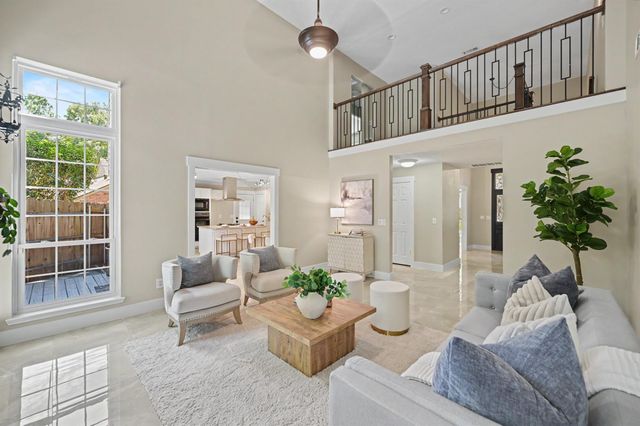 98 Breezy Point Place, The Woodlands, TX 77381