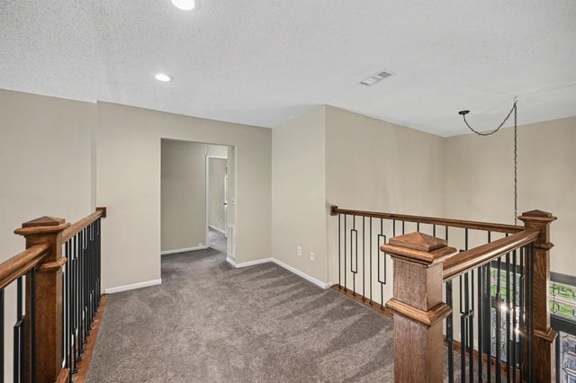 98 Breezy Point Place, The Woodlands, TX 77381