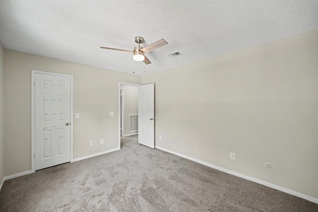 98 Breezy Point Place, The Woodlands, TX 77381