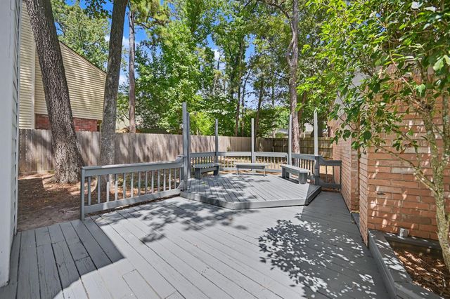 98 Breezy Point Place, The Woodlands, TX 77381