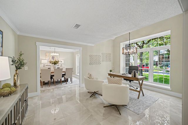98 Breezy Point Place, The Woodlands, TX 77381