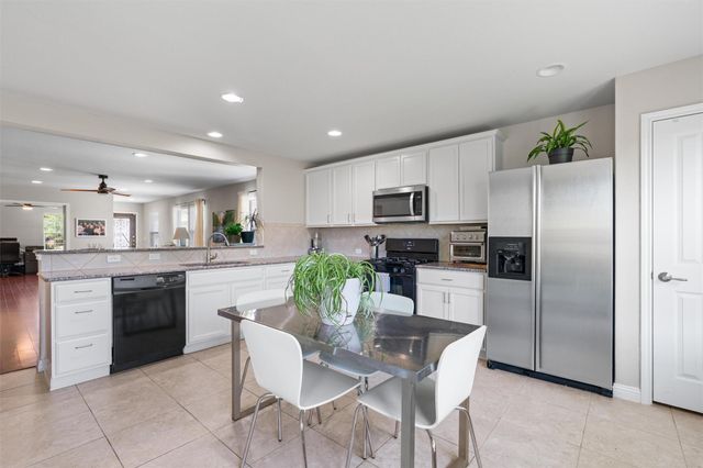 323 Salado Creek LN, Georgetown, TX 78633