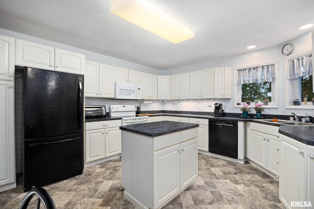 1196 W CAROLYN Court, East Peoria, IL 61611
