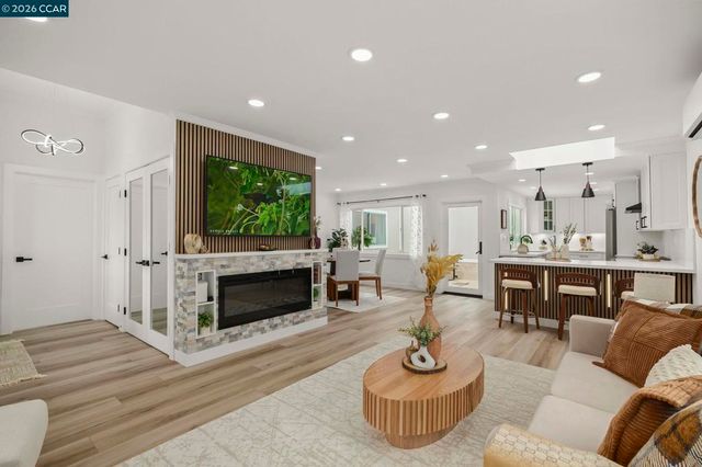 3333 Tice Creek Drive 4, Walnut Creek, CA 94595