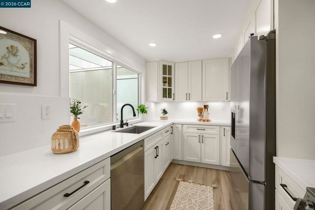 3333 Tice Creek Drive 4, Walnut Creek, CA 94595