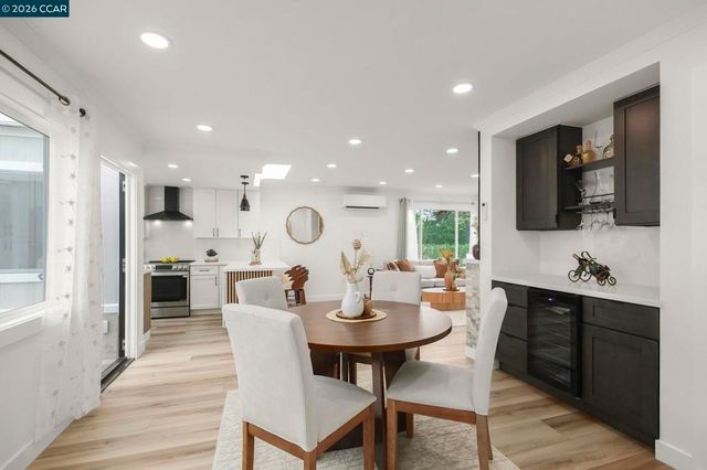 3333 Tice Creek Drive 4, Walnut Creek, CA 94595