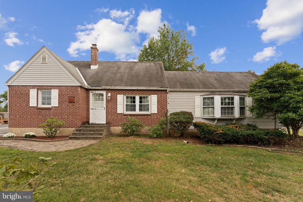 108 JACKSON RD, Gilbertsville, PA 19525