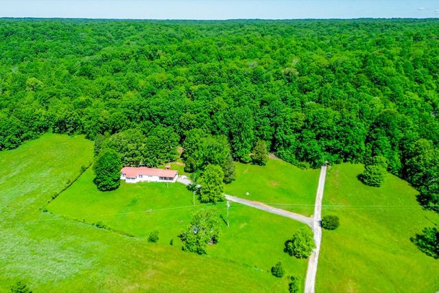 95 Brown Cemetery Ln, Tennessee Ridge, TN 37178