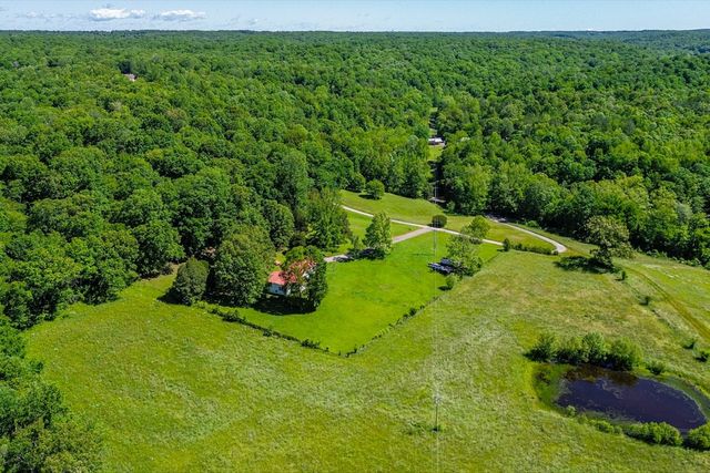 95 Brown Cemetery Ln, Tennessee Ridge, TN 37178