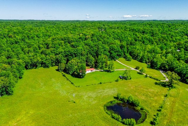 95 Brown Cemetery Ln, Tennessee Ridge, TN 37178